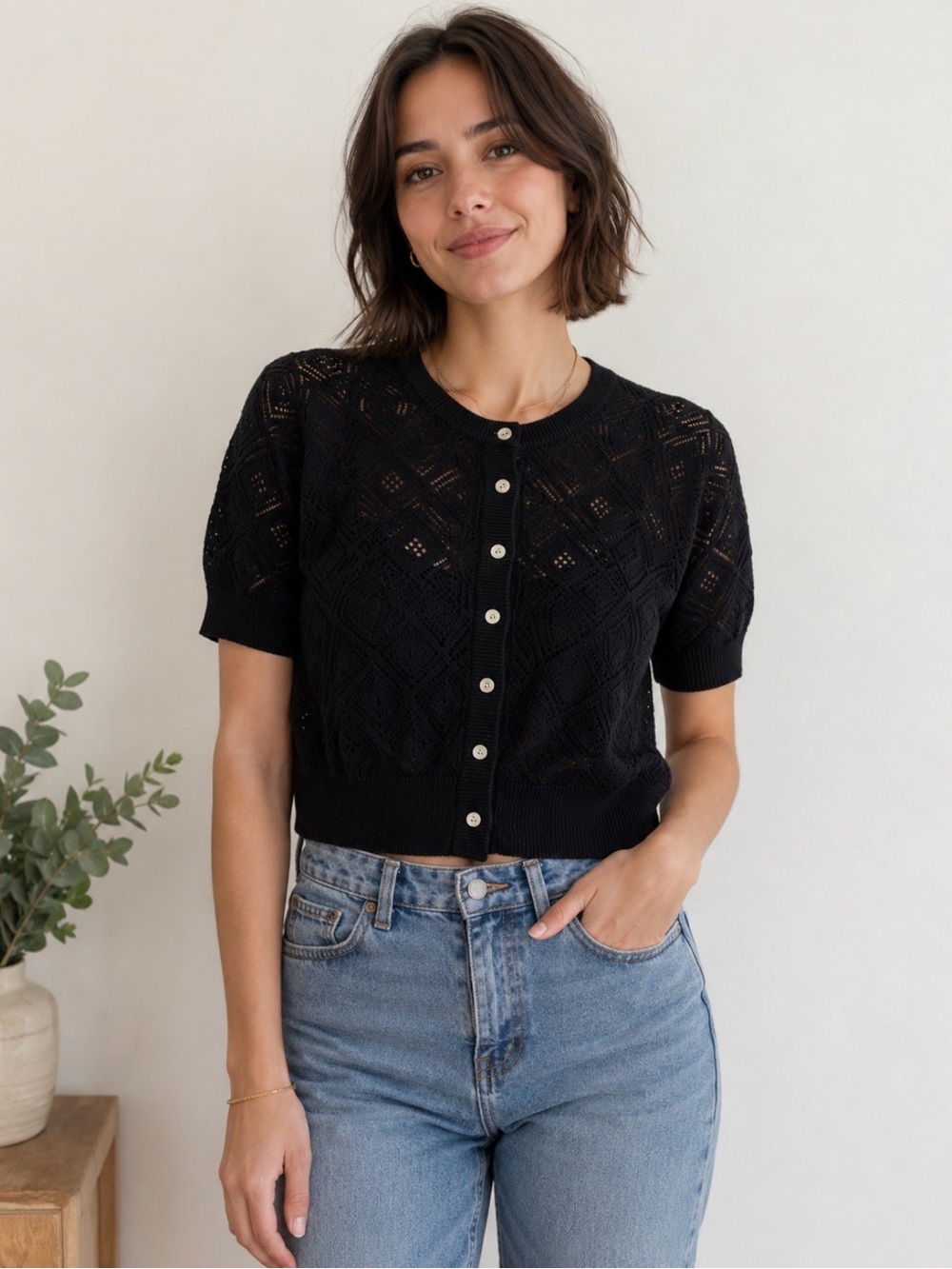 Suzy Shier Black Short-Sleeve Knit Cardigan Small